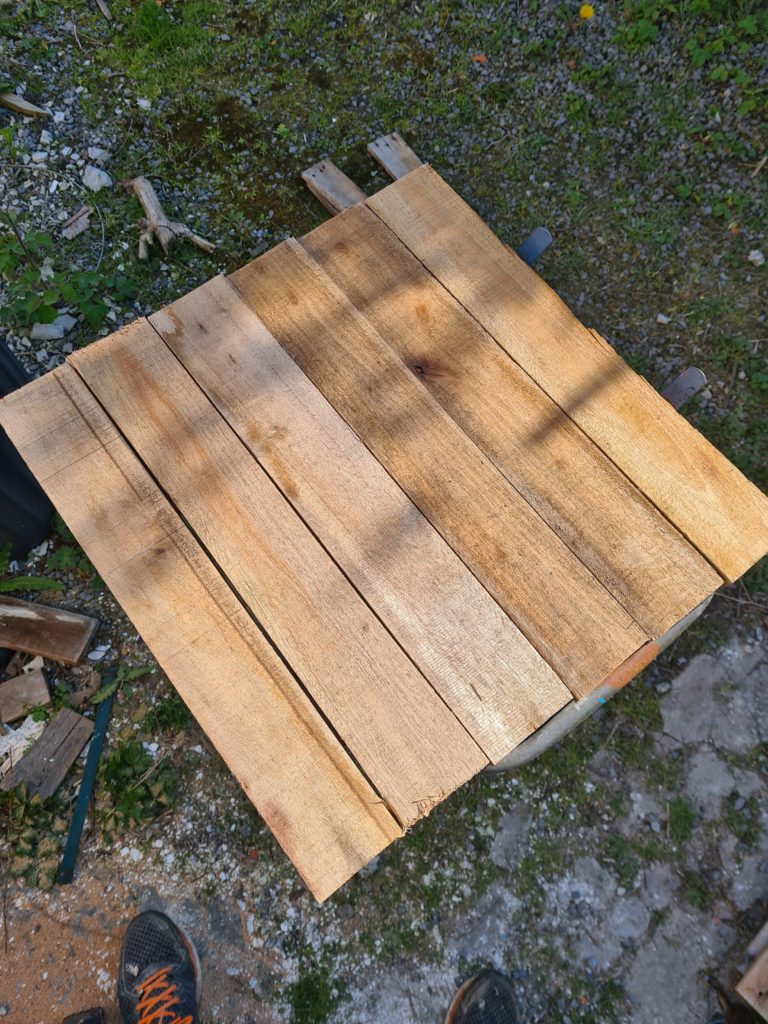 Les planche de palette assemblées